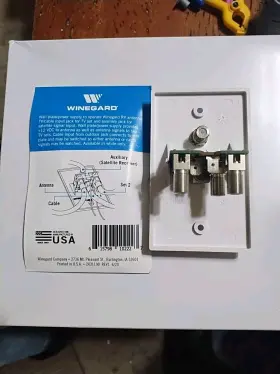 Rv-7542 Winegard Wall Plate 12 Volt Dc Power Supply For Rv Satellite Tv Antenna #2