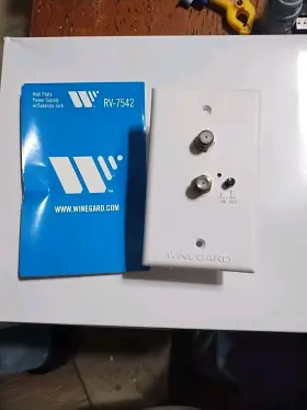 Rv-7542 Winegard Wall Plate 12 Volt Dc Power Supply For Rv Satellite Tv Antenna
